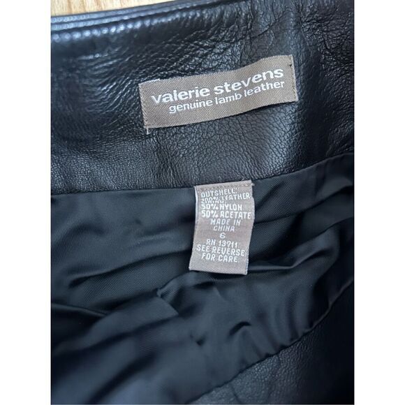 Valerie Steven’s black leather skirt size 6 - Picture 2 of 6